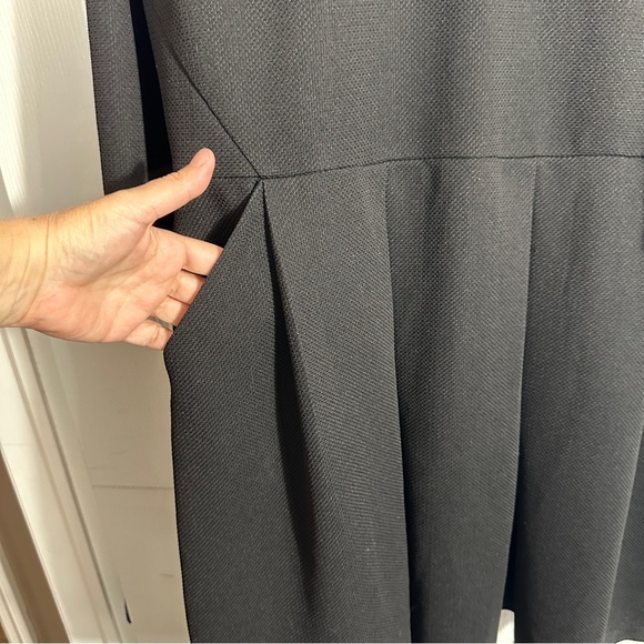 Attention textured black dress, size XXL, v-neck, office, date night, fall - Picture 5 of 10